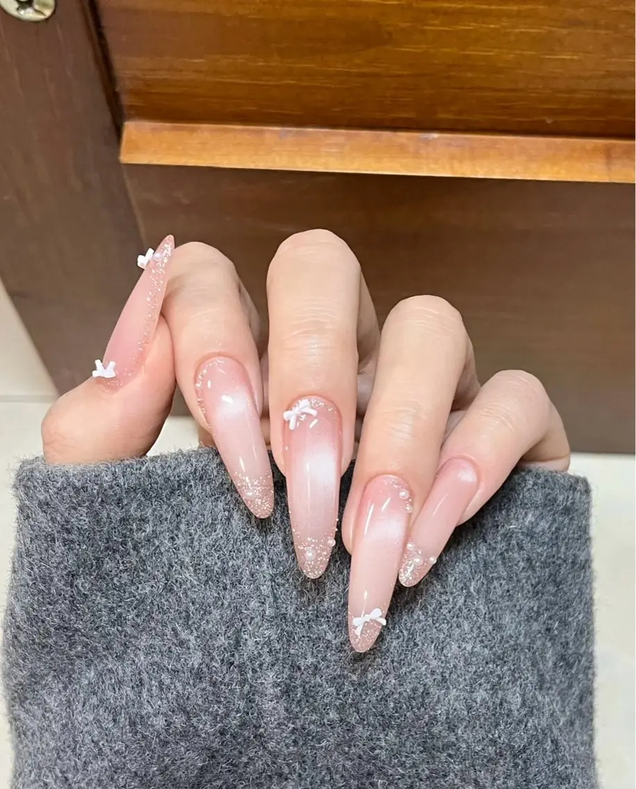 ネイル アートネイル チークネイル 長さ出し フラワーネイル ジェルネイル LienBeauty 柒月のネイルデザイン