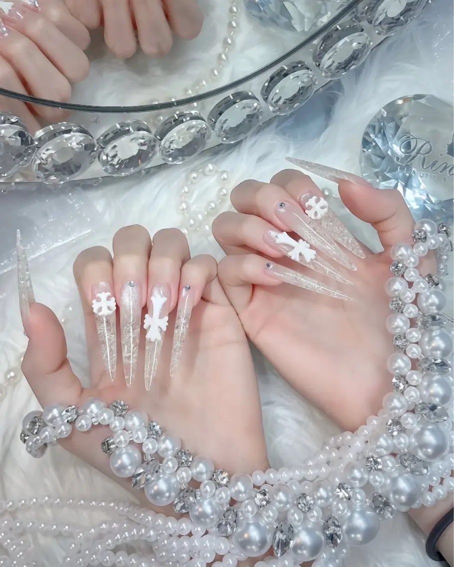 ネイル オーロラネイル チークネイル 桜ネイル クリアネイル ドット Rin Nail Shinokuboのネイルデザイン