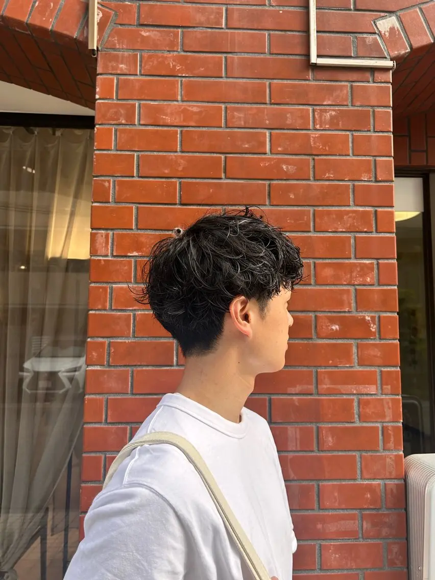 ショート パーマ メンズ メンズパーマ ニュアンスパーマ カット パーマ 保坂 駿太郎のヘアスタイル