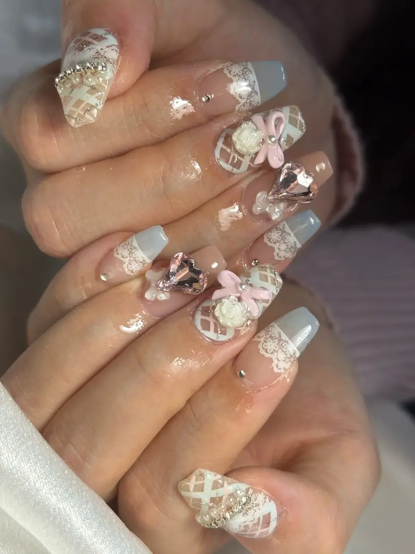 ネイル ハンドネイル フットネイル ✴︎ Delightのネイルデザイン