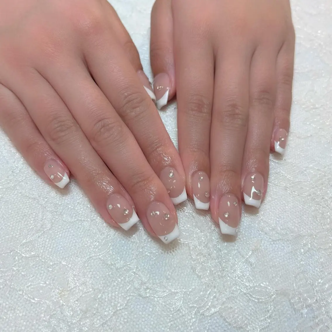 ネイル フレンチネイル ホワイト ハンドケア aoi nailのネイルデザイン