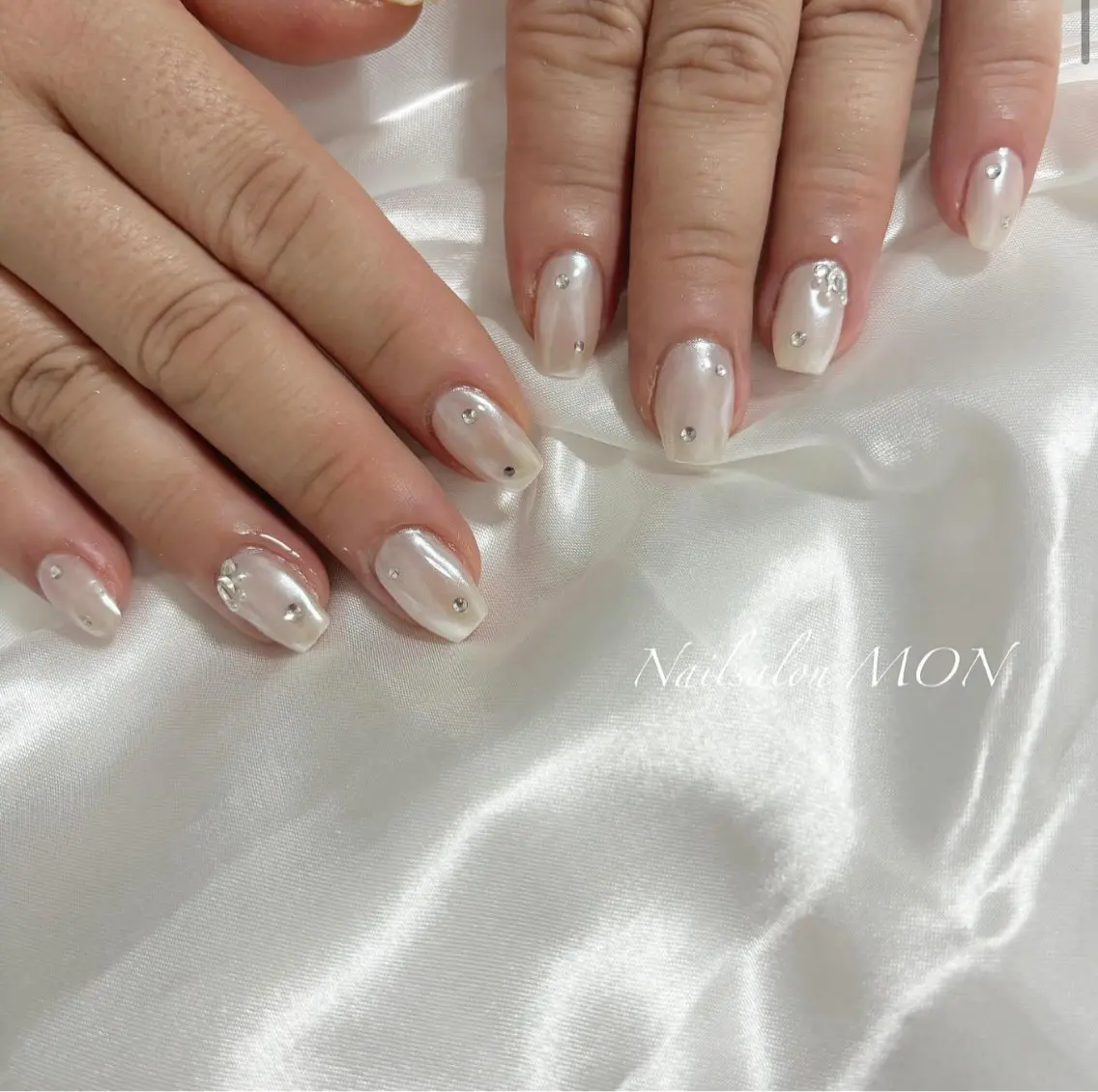 ネイル ストーンネイル ハンドネイル Nailsalon MONのネイルデザイン