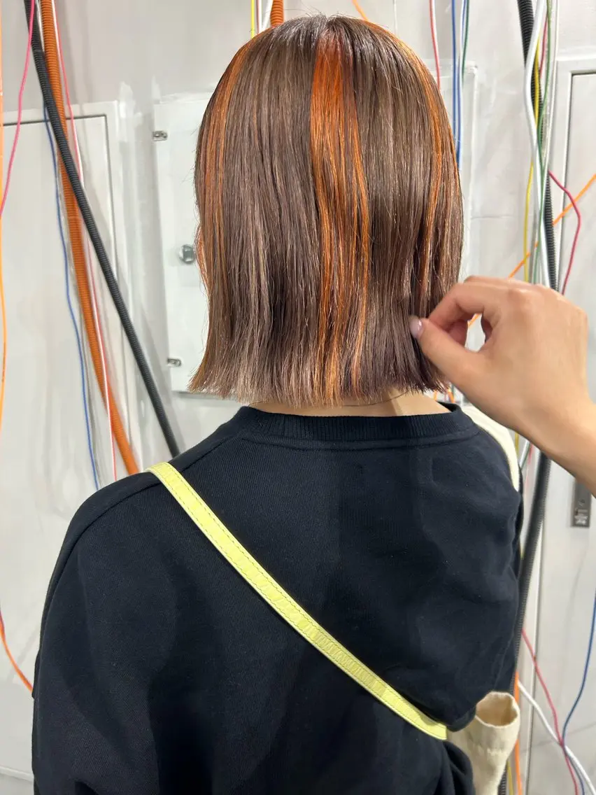 ショート カラー パーマ ヘアアレンジ デザインカラー/ボブ ブリーチカラー/ユリのヘアスタイル