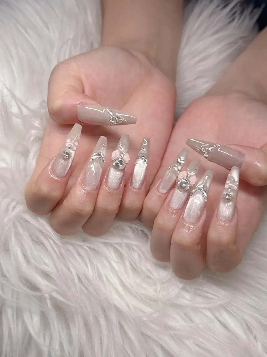 ネイル 長さ出し グラデーション 卒業式 キラキラネイル マグネットネイル ハンドネイル Lee Nailsのネイルデザイン