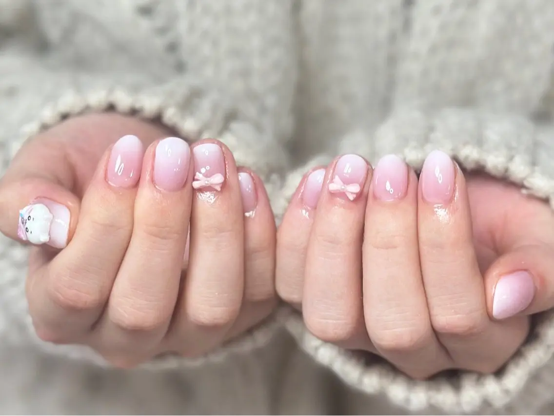 ネイル アートネイル オーロラネイル チークネイル フレンチネイル ガラスフレンチ 🎀YooLi Nail salonのネイルデザイン