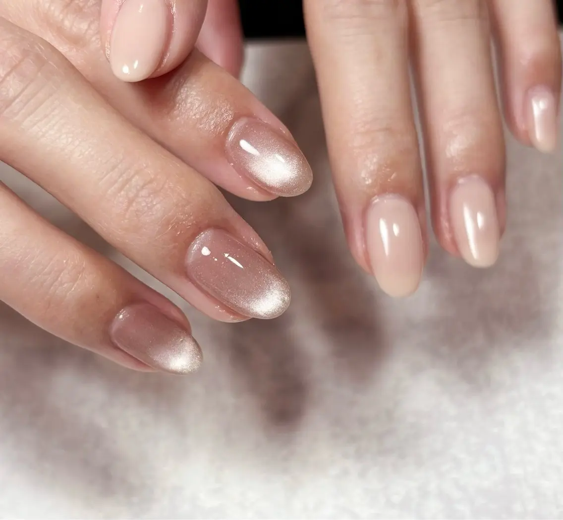 ネイル マグネットネイル マグネットワンカラー ワンカラーネイル ハンドネイル ella nail AIのネイルデザイン