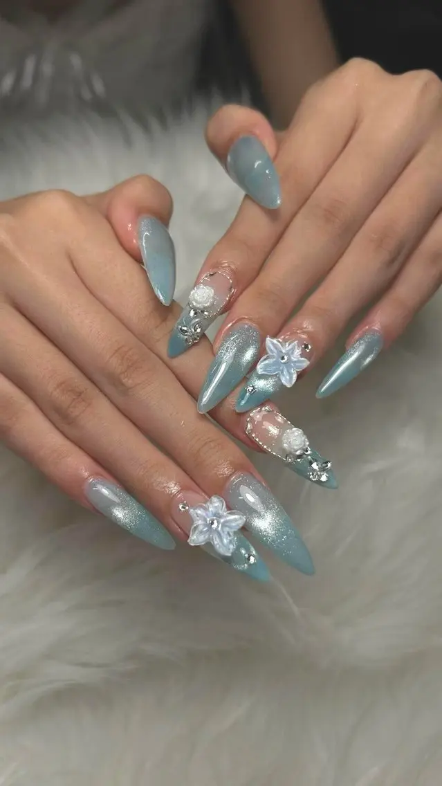 ネイル ジェルネイル キラキラネイル 韓国ネイル 持ち込み ニュアンスネイル RUNA Nemnailのネイルデザイン