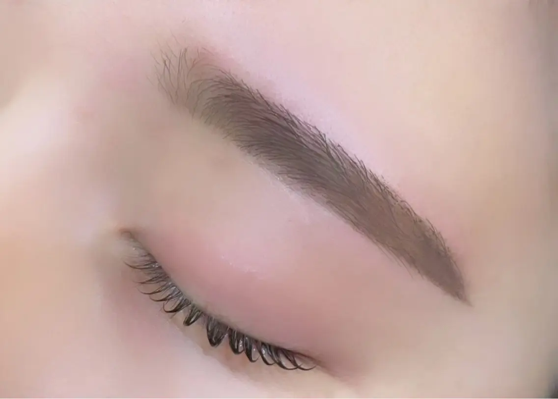 【𖤐 ̖́-5月限定クーポンꕀ☆】アイブロー🎀🤍➕500円でアイシャンプー🌟の写真