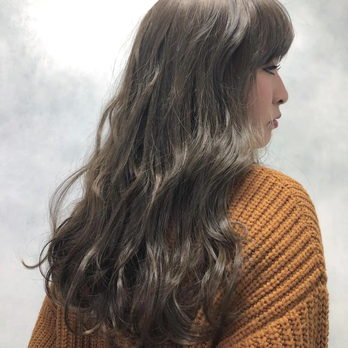 ロング カラー アッシュ ORIKA 美容室のヘアスタイル