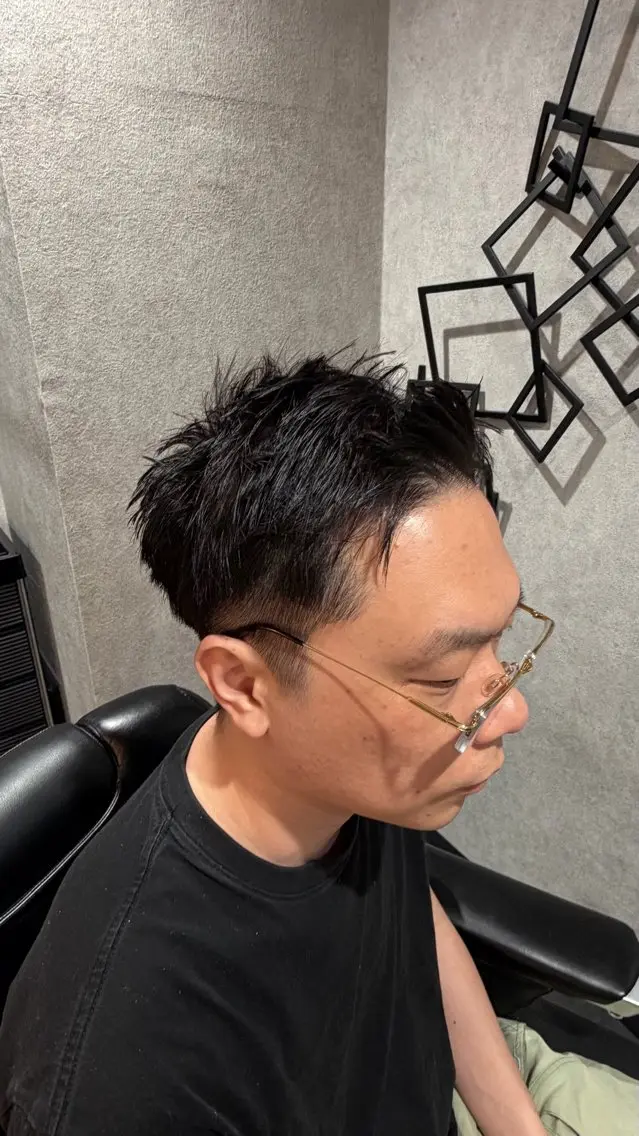 ミディアム 小松 奏翔のヘアスタイル