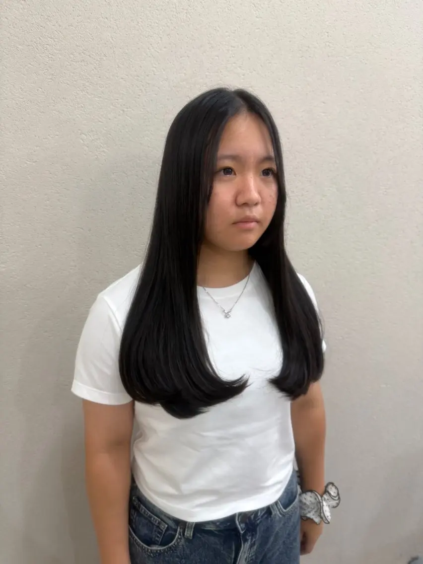 セミロング C H i R iのヘアスタイル