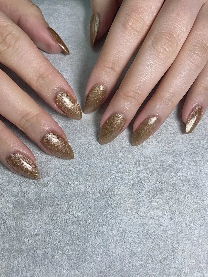 ネイル ゴールド キラキラネイル ワンカラーネイル ハンドネイル Rin🫧Zina nail浦安のネイルデザイン