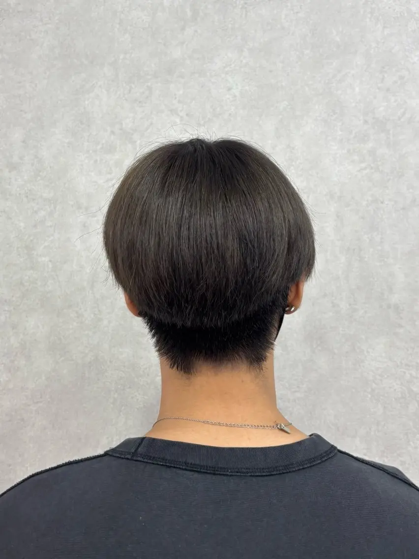 ショート カラー アッシュ アッシュブラウン ブラウンカラー 倉澤 愛理のヘアスタイル