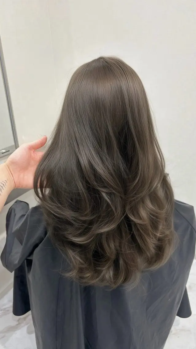 ロング カラー パーマ ベージュカラー ブリーチ 透明感カラー ダブルカラー グレージュ カット ヘアカラー トリートメント TOMO/ブリーチ 無しオリーブのヘアスタイル