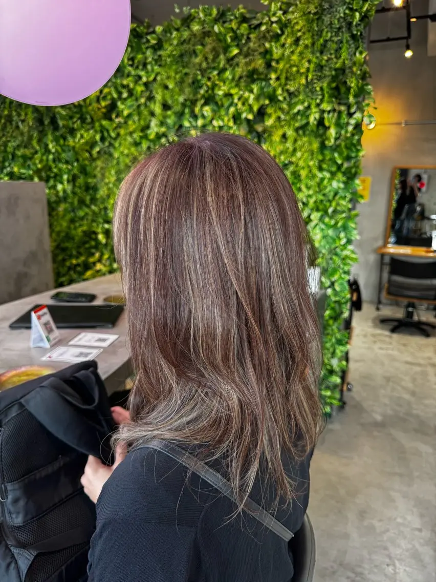 ミディアム ヘアカラー 山本 望華のヘアスタイル