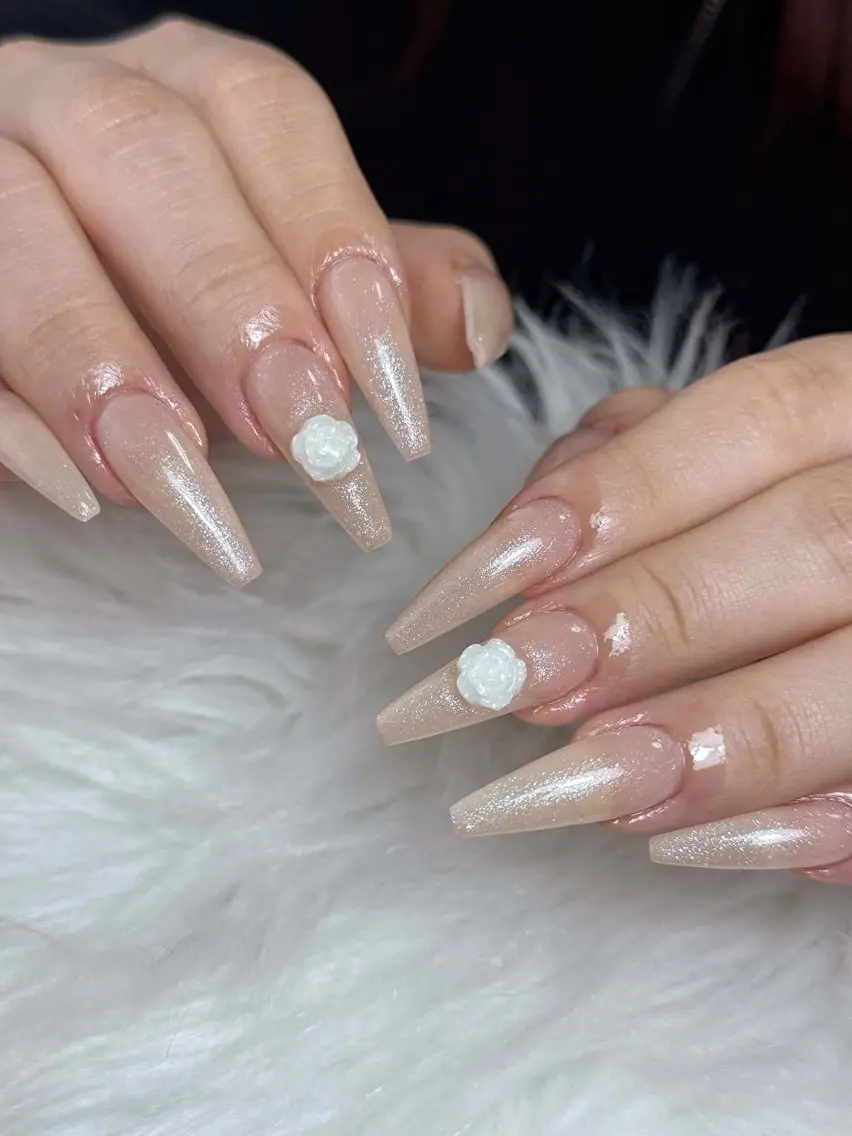 ネイル チークネイル ドット フレンチネイル グラデーション 韓国ネイル ハンドネイル Lisa Nail Salonのネイルデザイン