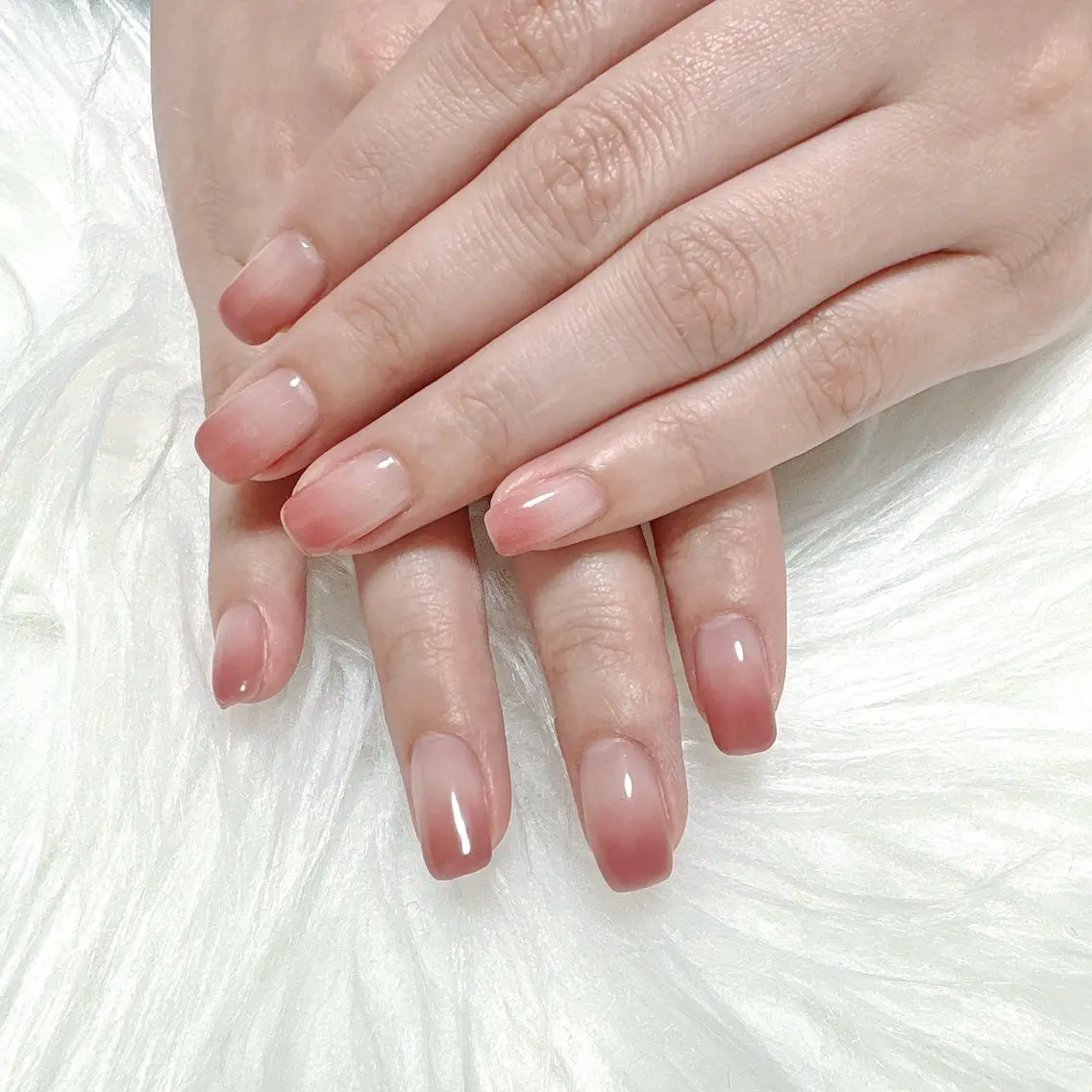 ネイル ジェルネイル グラデーション ピンク シンプルネイル 【早朝・深夜🉑】 Charlmeのネイルデザイン