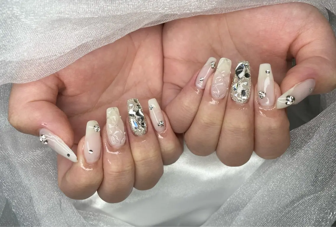 ネイル ハンドネイル Roi〈ロワ〉 Minakoのネイルデザイン