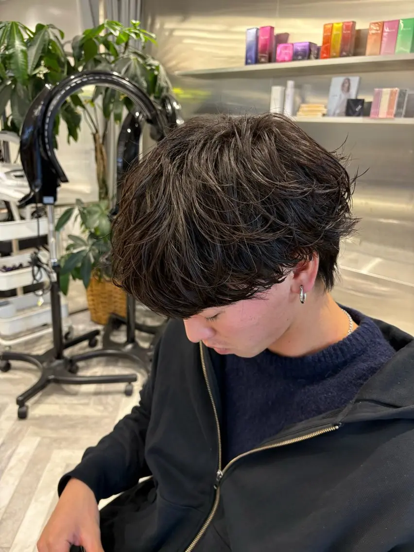 ショート パーマ メンズ メンズパーマ プードルパーマ 学生(メンズ向け) スパイキーショート 波巻きパーマ カット パーマ シャドウパーマ/ ルーズパーマ/メンズのヘアスタイル