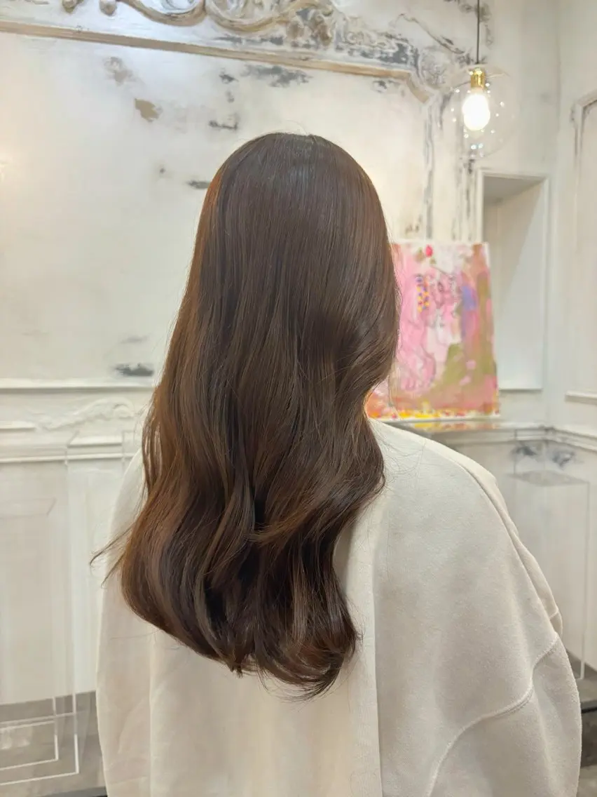ロング チョコレートブラウン comeghead 琴音のヘアスタイル