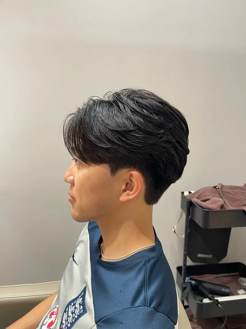 ショート カット 縮毛矯正 センターパート/メ ンズ特化／ハルトのヘアスタイル