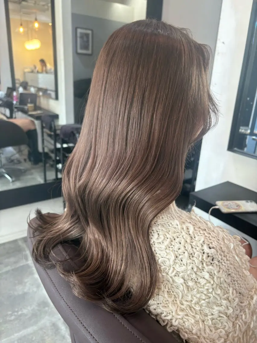 セミロング ハイライト 髪質改善 縮毛矯正 トリートメント 酸熱トリートメント カット ヘアカラー トリートメント 艶ピンク*ヘアセット 🌙shioriのヘアスタイル