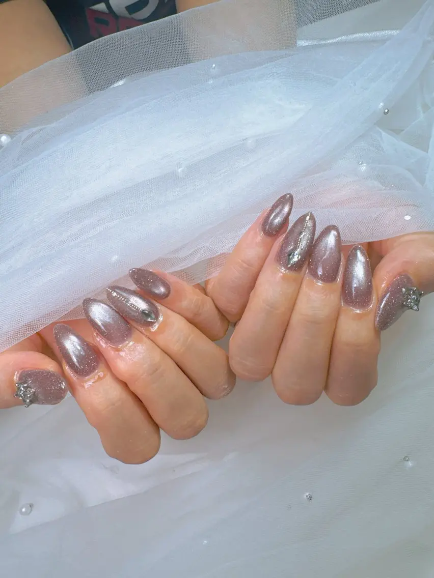 ネイル アートネイル フレンチネイル ガラスフレンチ マグネットネイル ミラーネイル ハンドネイル Queeens nailのネイルデザイン