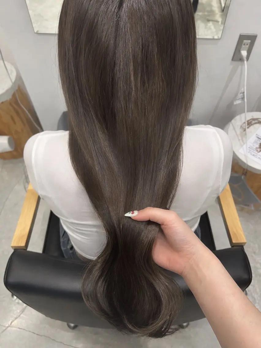 ロング ヘアカラー Moe .⋆𝜗𝜚のヘアスタイル