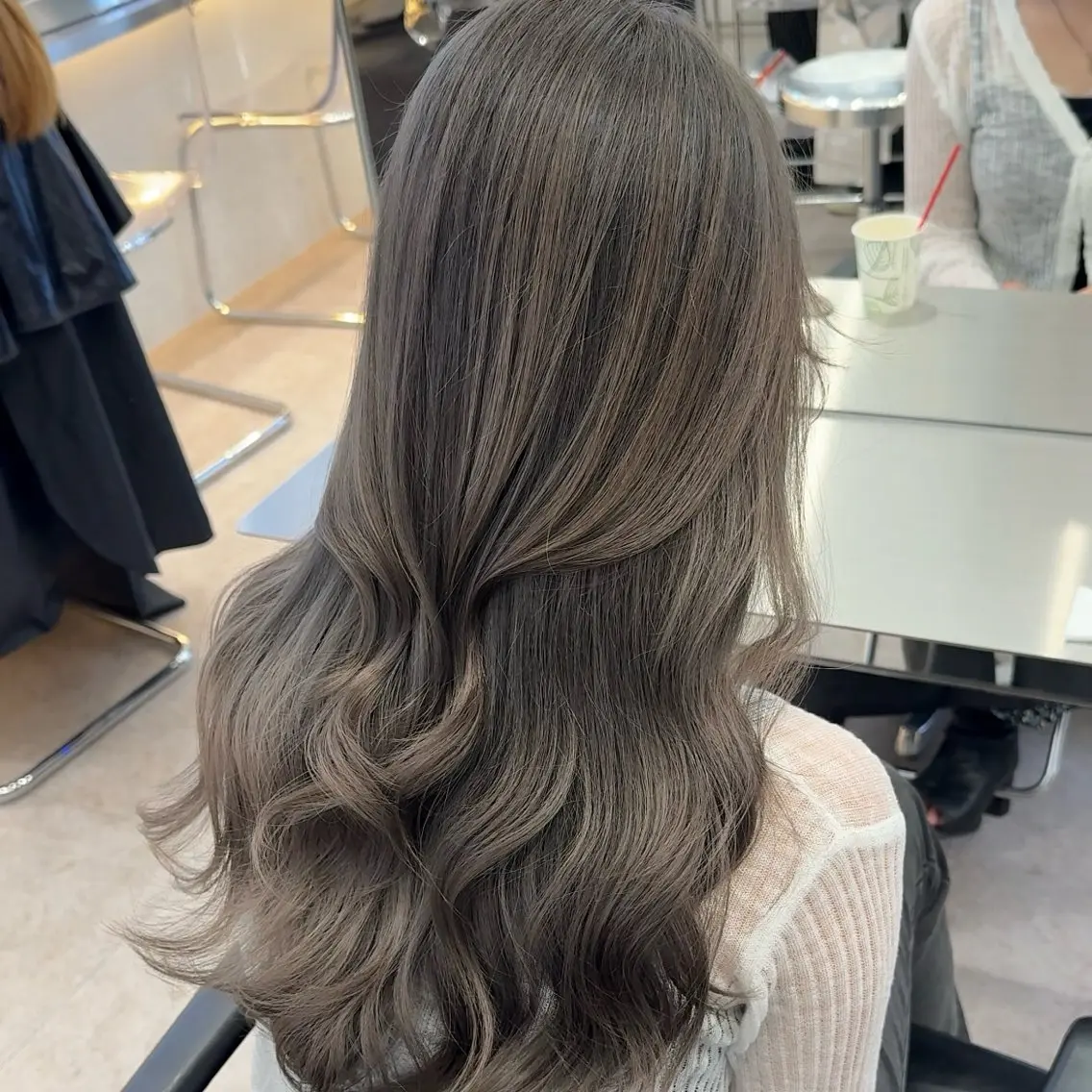 ロング ヘアカラー ミルクティーベージュ /sara💛のヘアスタイル