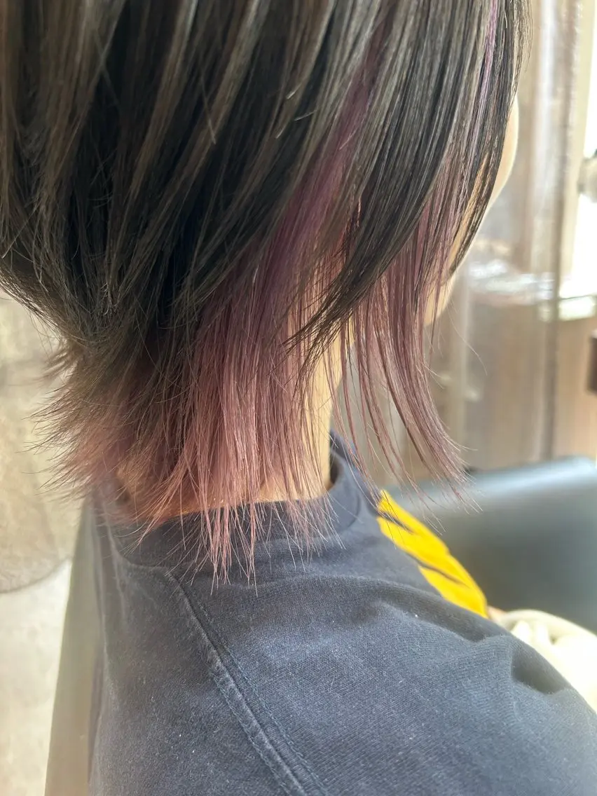 カラー ブリーチ ピンクカラー ピンクパープル 久貝 よしののヘアスタイル