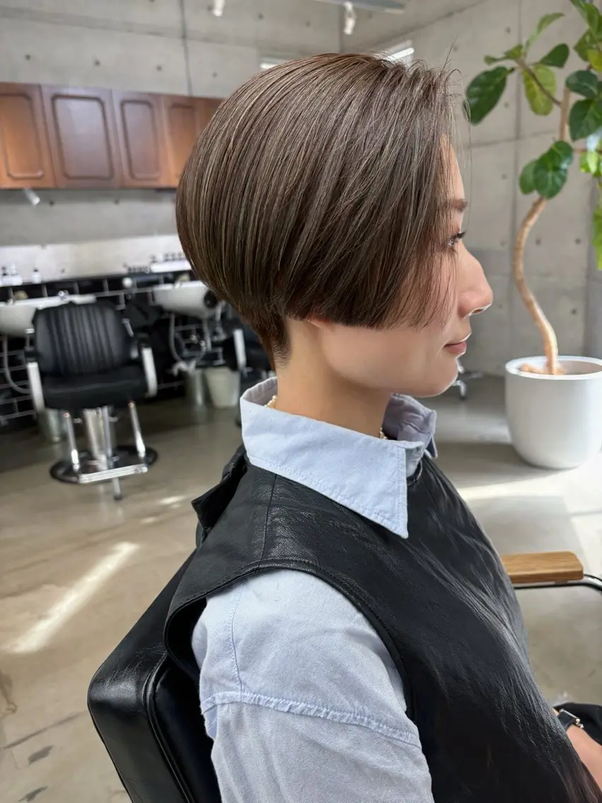ショート カラー ヘアアレンジ ハンサムショート ブリーチ ハイライトカラー ハイライト ショートヘア son hair HIROEのヘアスタイル