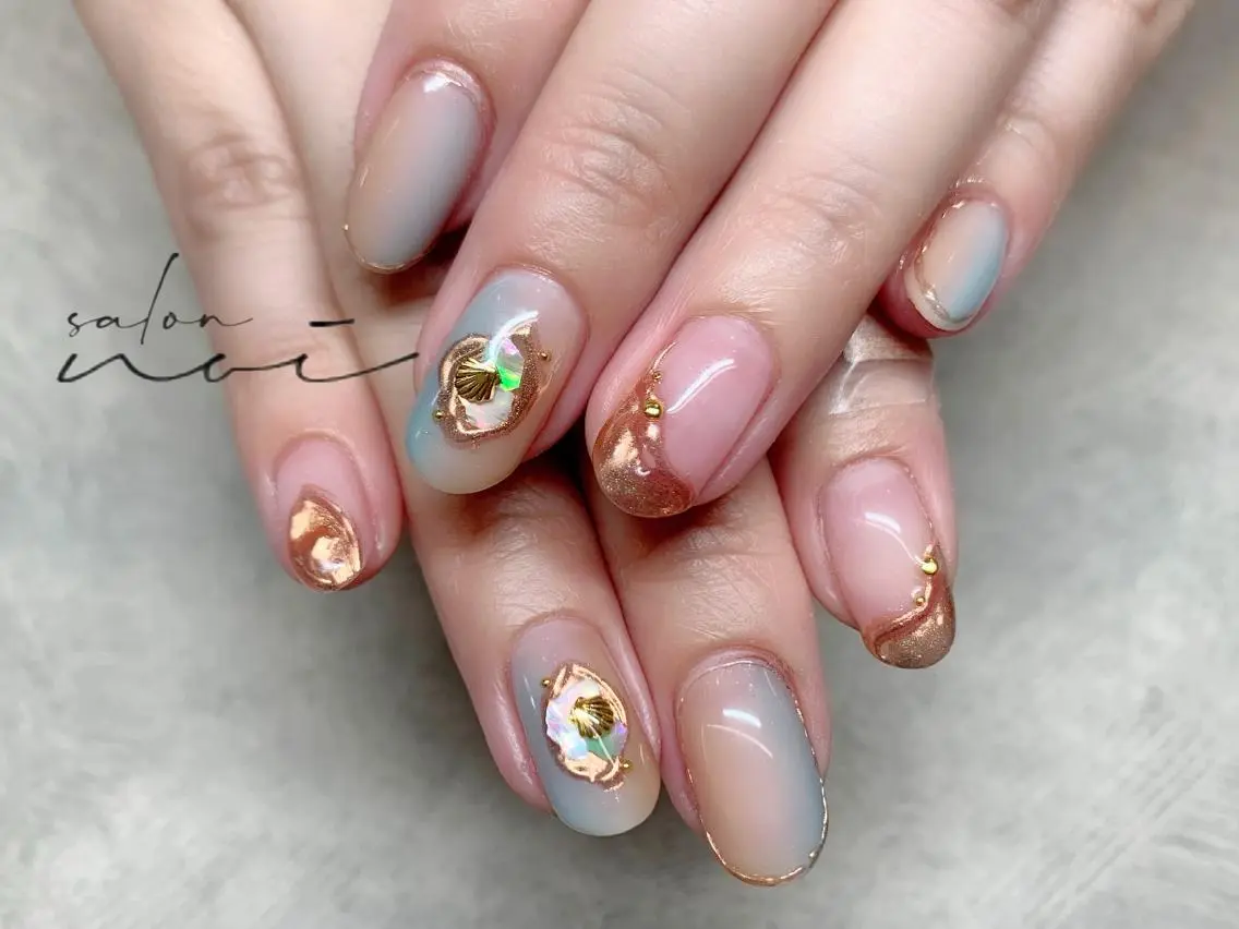 ネイル ブルー ミラーネイル オレンジ salon noiのネイルデザイン