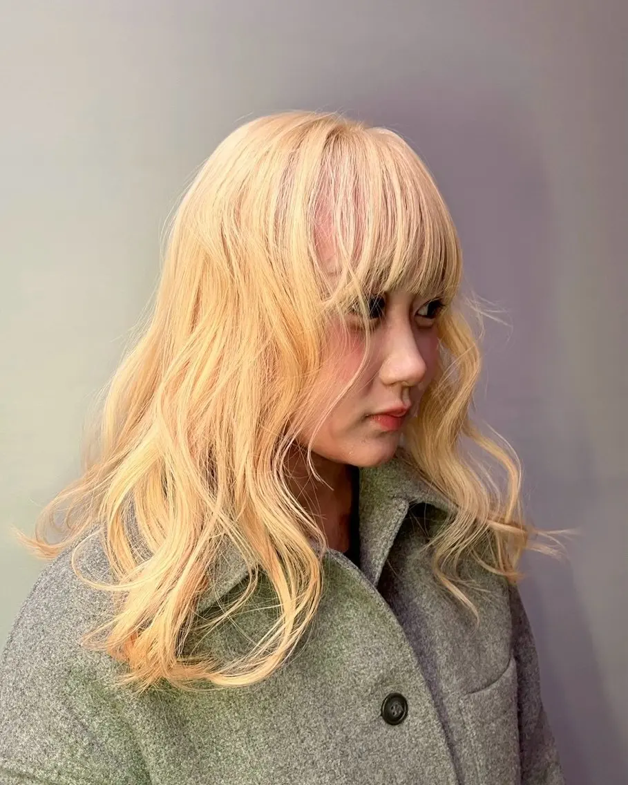 セミロング ヘアカラー 菊地 このはのヘアスタイル