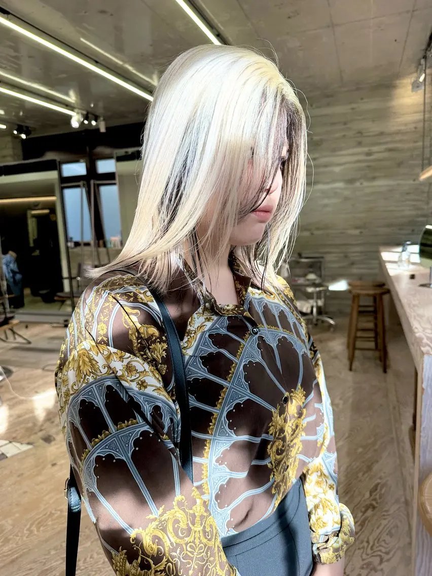 ミディアム カラー ハイトーンカラー ヘアカラー トリートメント kai .のヘアスタイル
