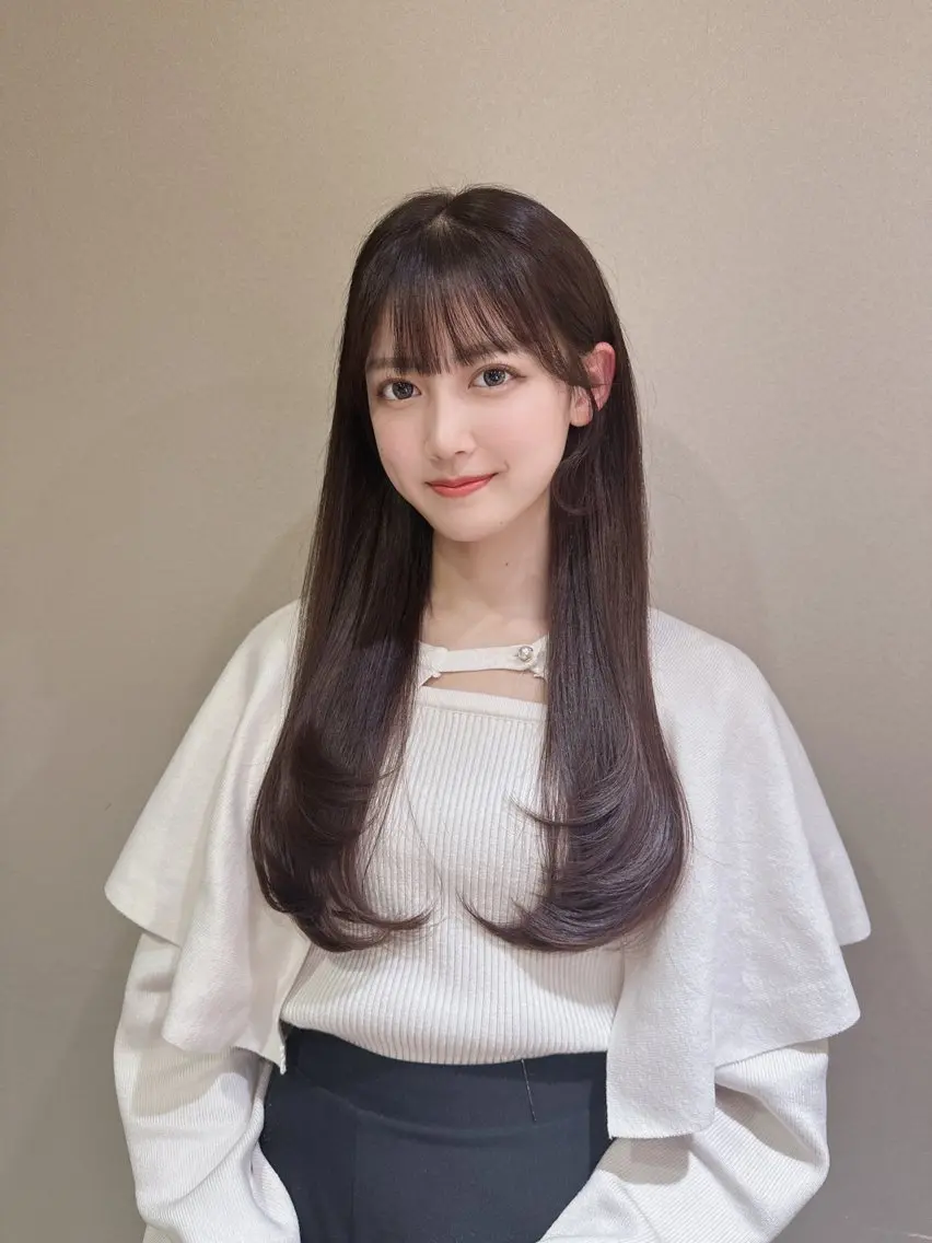 ロング カラー 平尾 樹里のヘアスタイル