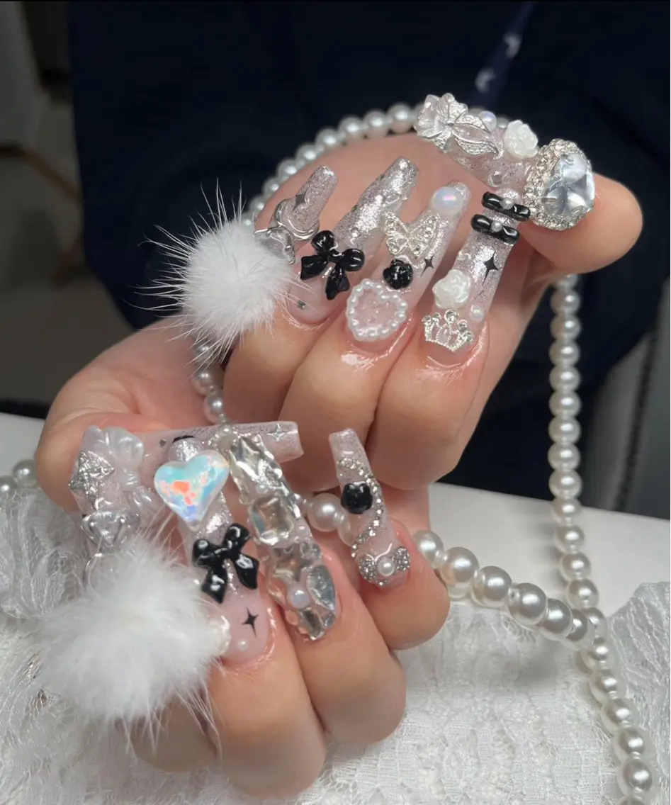 ネイル フレンチネイル ジェルネイル ガラスフレンチ ハロウィン ハート ハンドネイル H.baby Nail Salonのネイルデザイン