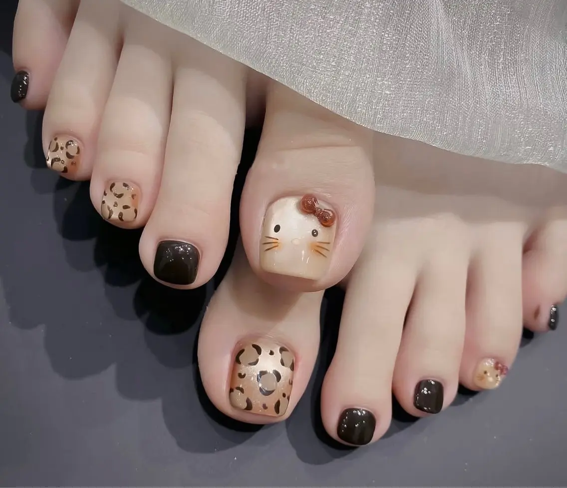 ネイル アートネイル フットネイル フレンチネイル ジェルネイル ガラスフレンチ フットネイル ╹◡╹MimoEye lash🌻Nailのマツエク・マツパデザイン