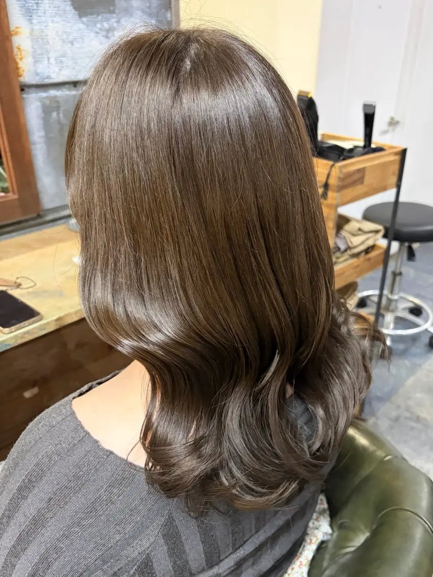 ミディアム カラー ベージュカラー 透明感カラー 稲田 里菜のヘアスタイル