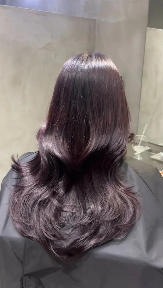 ロング カラー 黒髪 パープルカラー パープルブラック ヘアカラー トリートメント 原田 瑞季のヘアスタイル