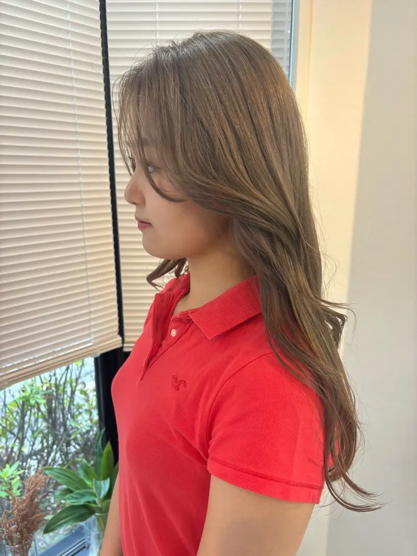 ロング ヘアカラー 透明感カラー🫧 高田李胡のヘアスタイル