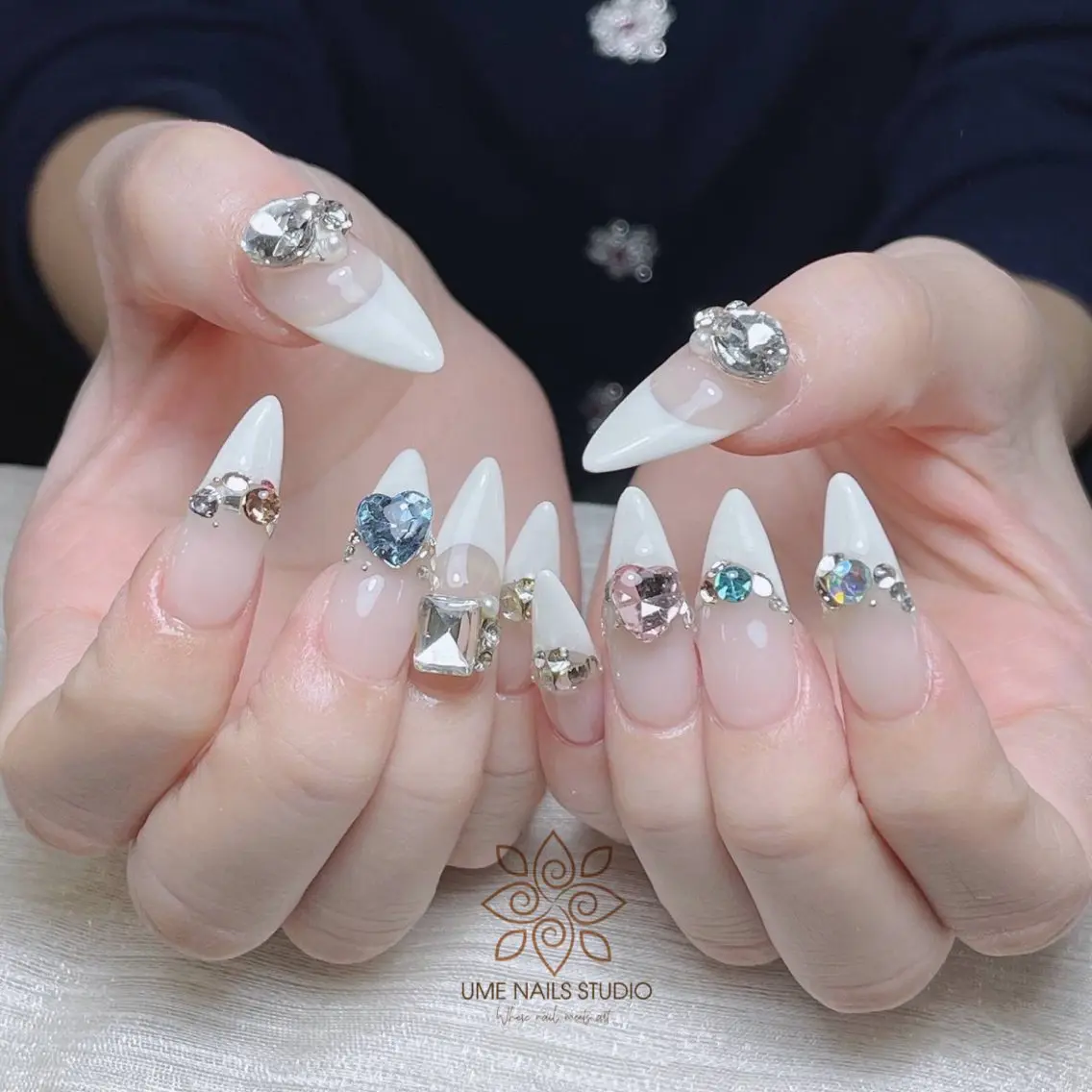 ネイル チークネイル クリアネイル ガーリー キラキラネイル 韓国ネイル Ume Nail Studioのネイルデザイン