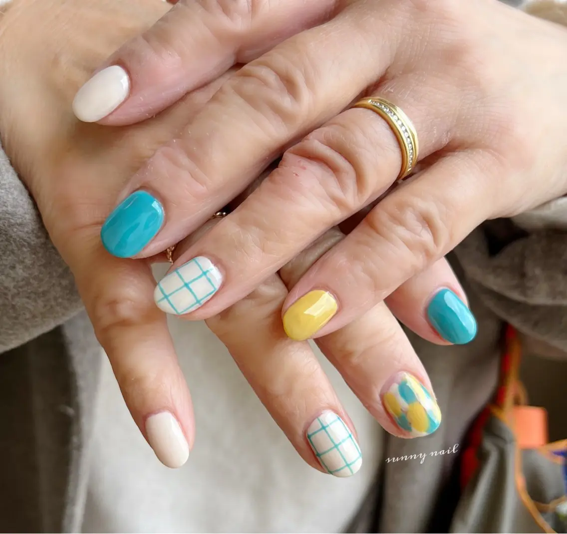 ネイル カジュアル ジェルネイル パラジェル 黄色 sunny nailのネイルデザイン