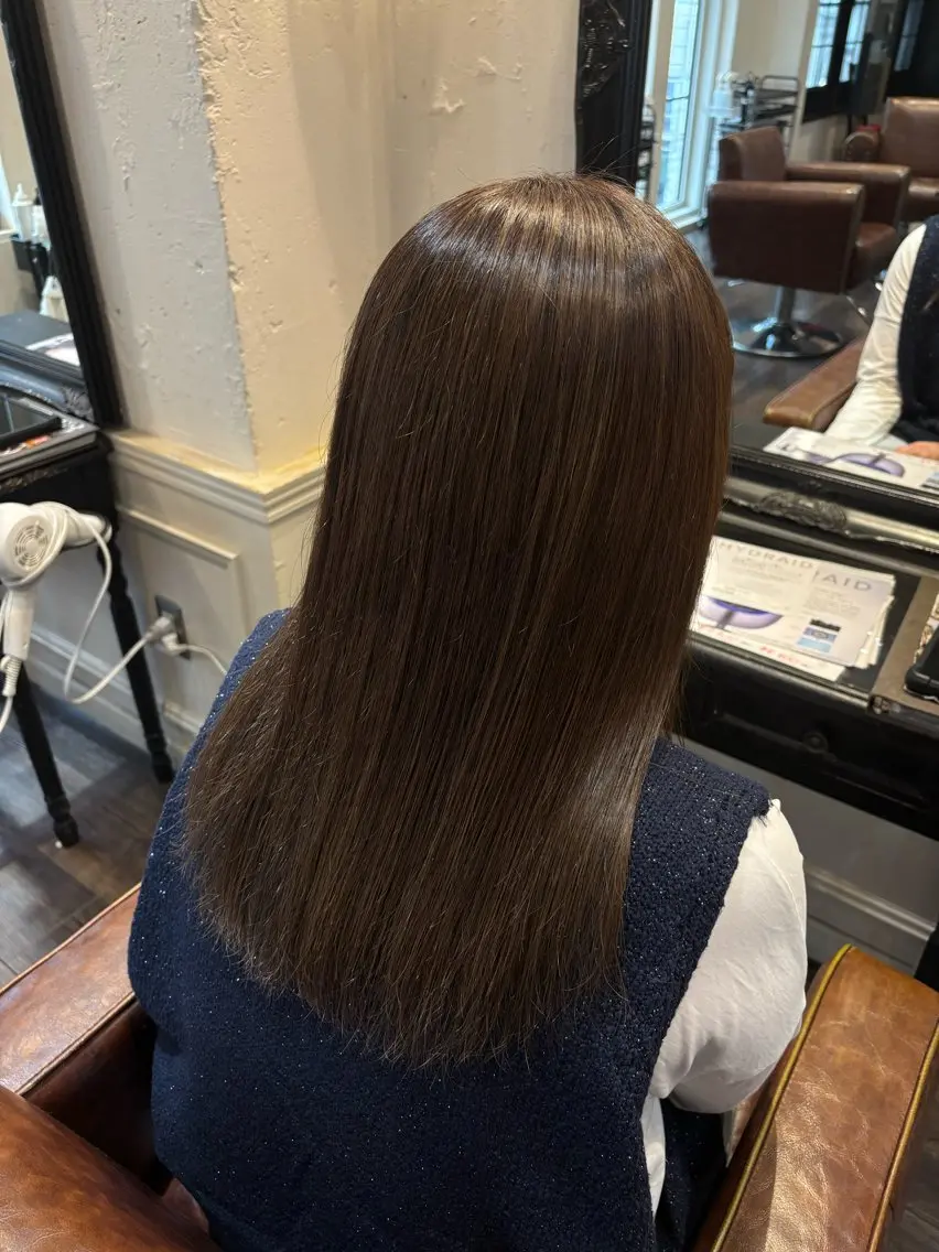 セミロング カラー 横田 優歩のヘアスタイル