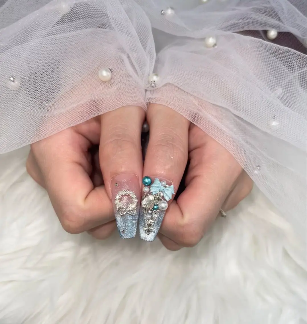 ネイル オーロラネイル クリアネイル 成人式 フラッシュネイル ジェルネイル ハンドネイル Amee Nail Salonのネイルデザイン
