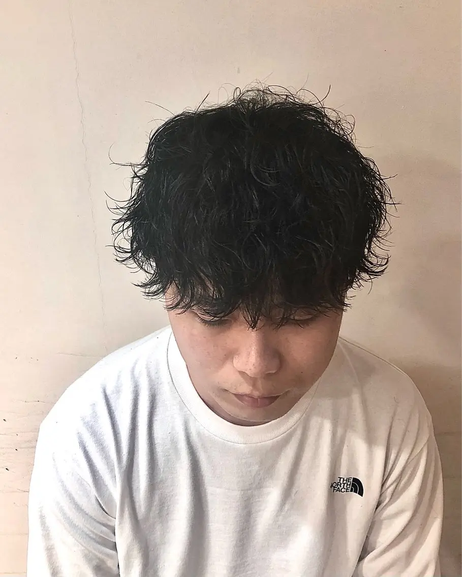 パーマ メンズ マッシュ 波巻きパーマ カット パーマ トリートメント ショート、韓国メンズ ヘアのかつらぎのヘアスタイル