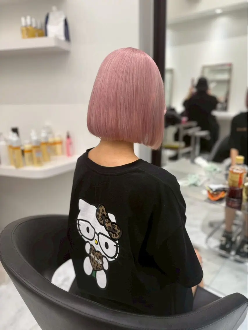 ショート カラー ブリーチ 透明感カラー ハイトーンカラー ヘアカラー ハイトーンカラー💞 くるみ🎀のヘアスタイル