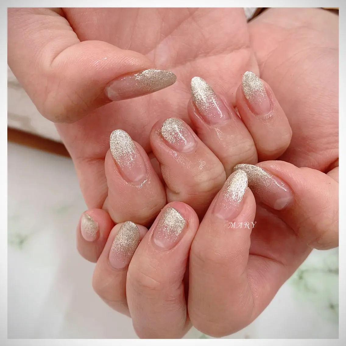 ネイル グラデーション キラキラネイル ラメ(グリッター) ラメグラデーション ニュアンスネイル ハンドネイル Mary nail .narumiのネイルデザイン
