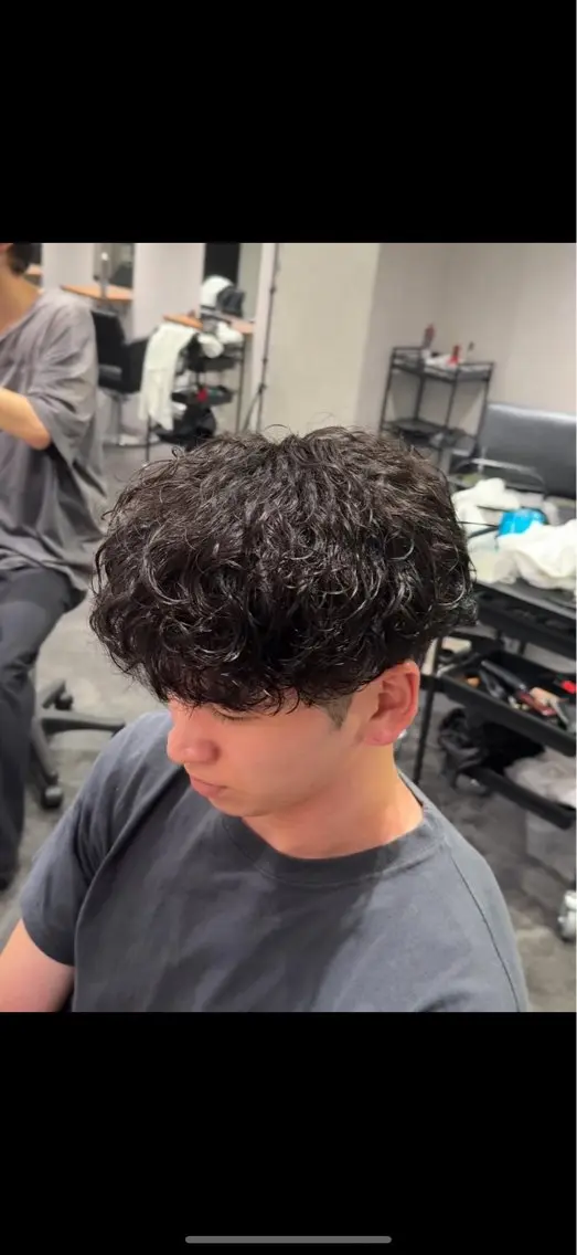 ミディアム パーマ メンズ ミディアムパーマ メンズパーマ カット パーマ メンズパーマ特化 美容師kouyaのヘアスタイル