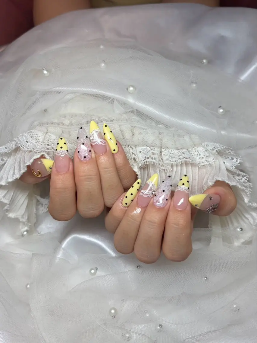 ネイル アートネイル ドット 夏ネイル ハンドネイル sissy moeのネイルデザイン