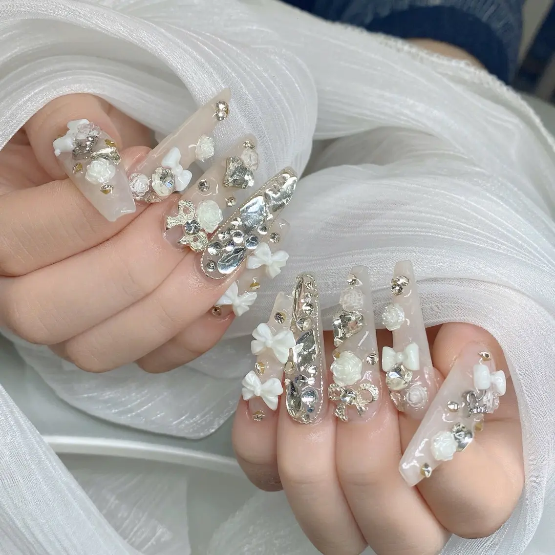 ネイル チークネイル フレンチネイル グラデーション キラキラネイル 韓国ネイル Minette nailHuongのネイルデザイン